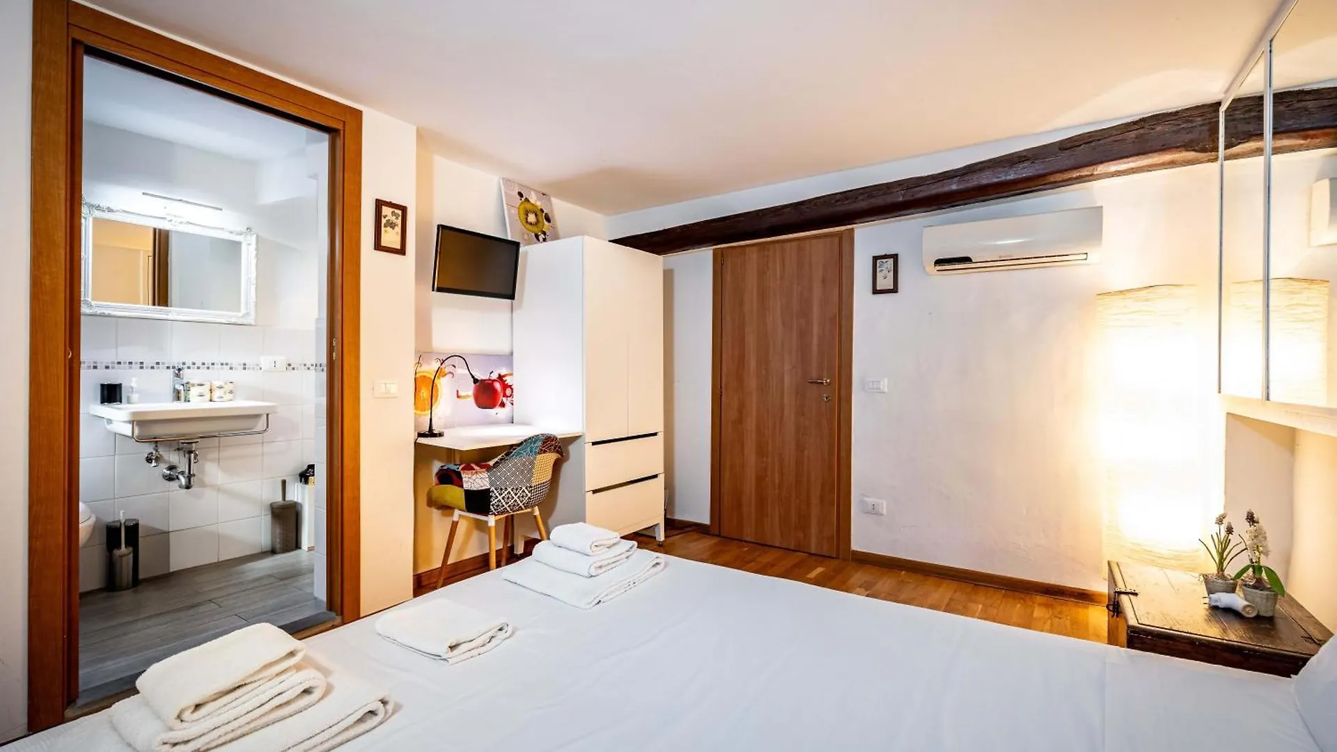 Apartment Roommo Carmine Florence